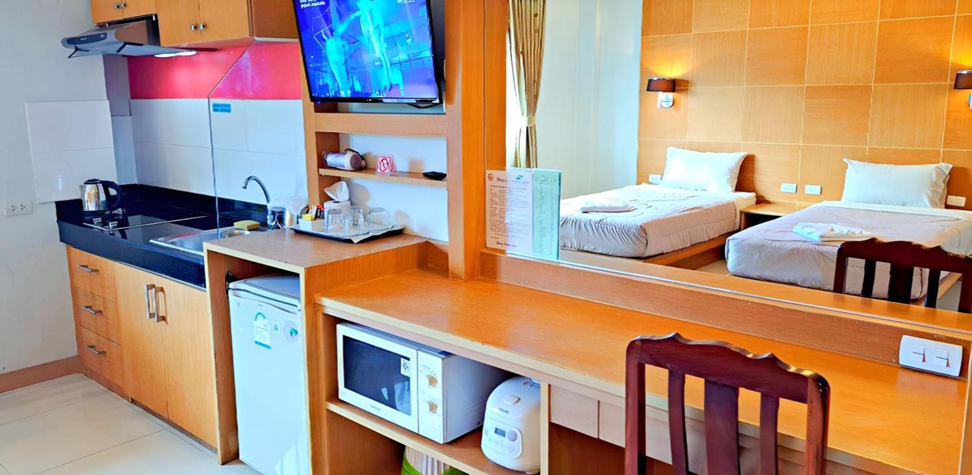 Green Harbor Hotel & Service Apartment Patong Exterior foto